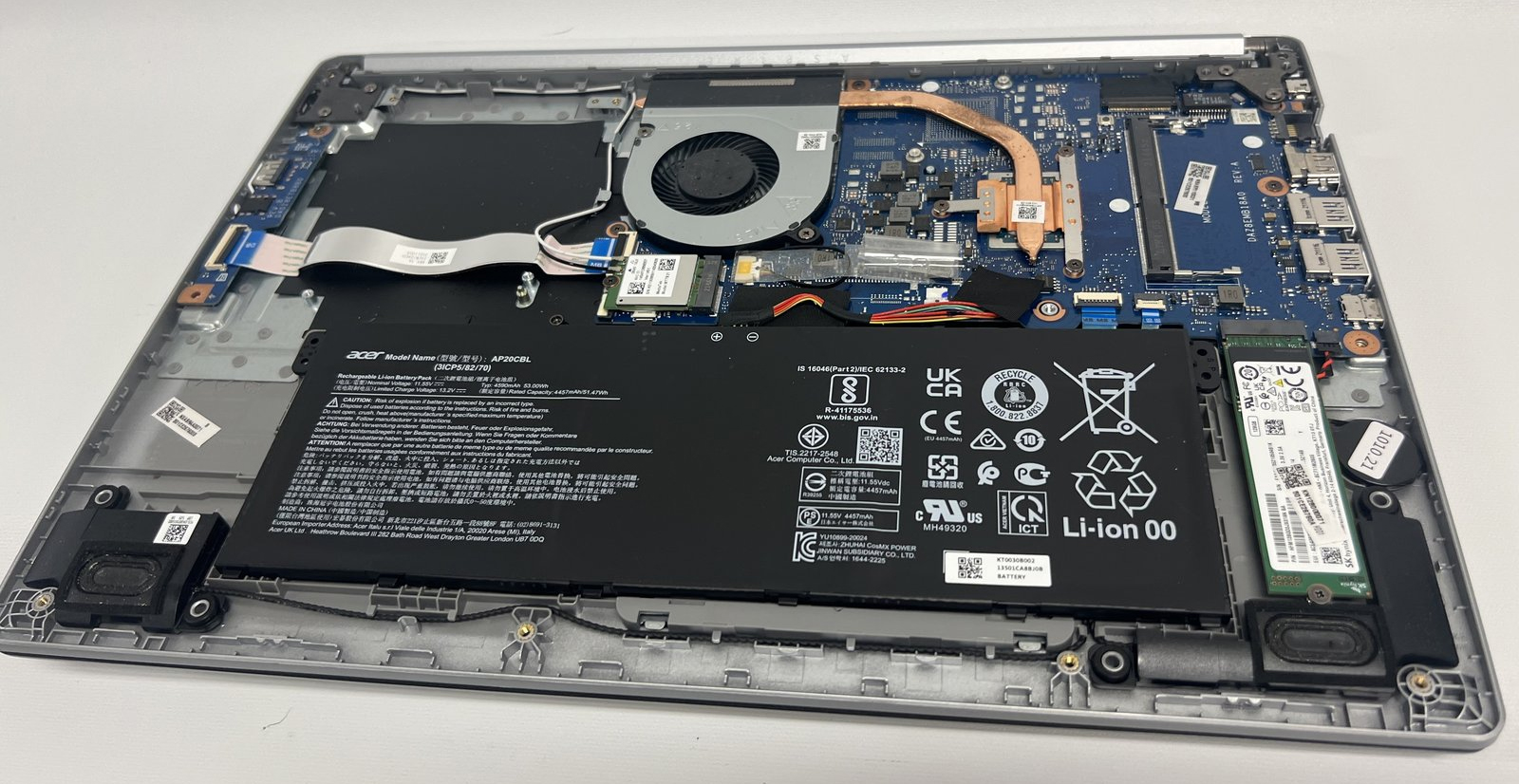 Internal Photo of Acer Aspire 5 A515-43, A515-43G, A515-44, A515-44G, A515-44S, A515-45, A515-45G, A515-46, backlit US keyboard original (Acer Aspire 5 A515-46)